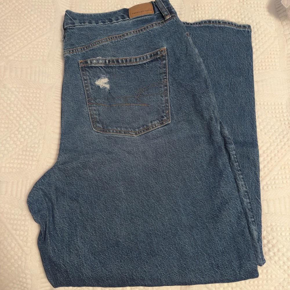 American Eagle- Curvy 90’s Straight